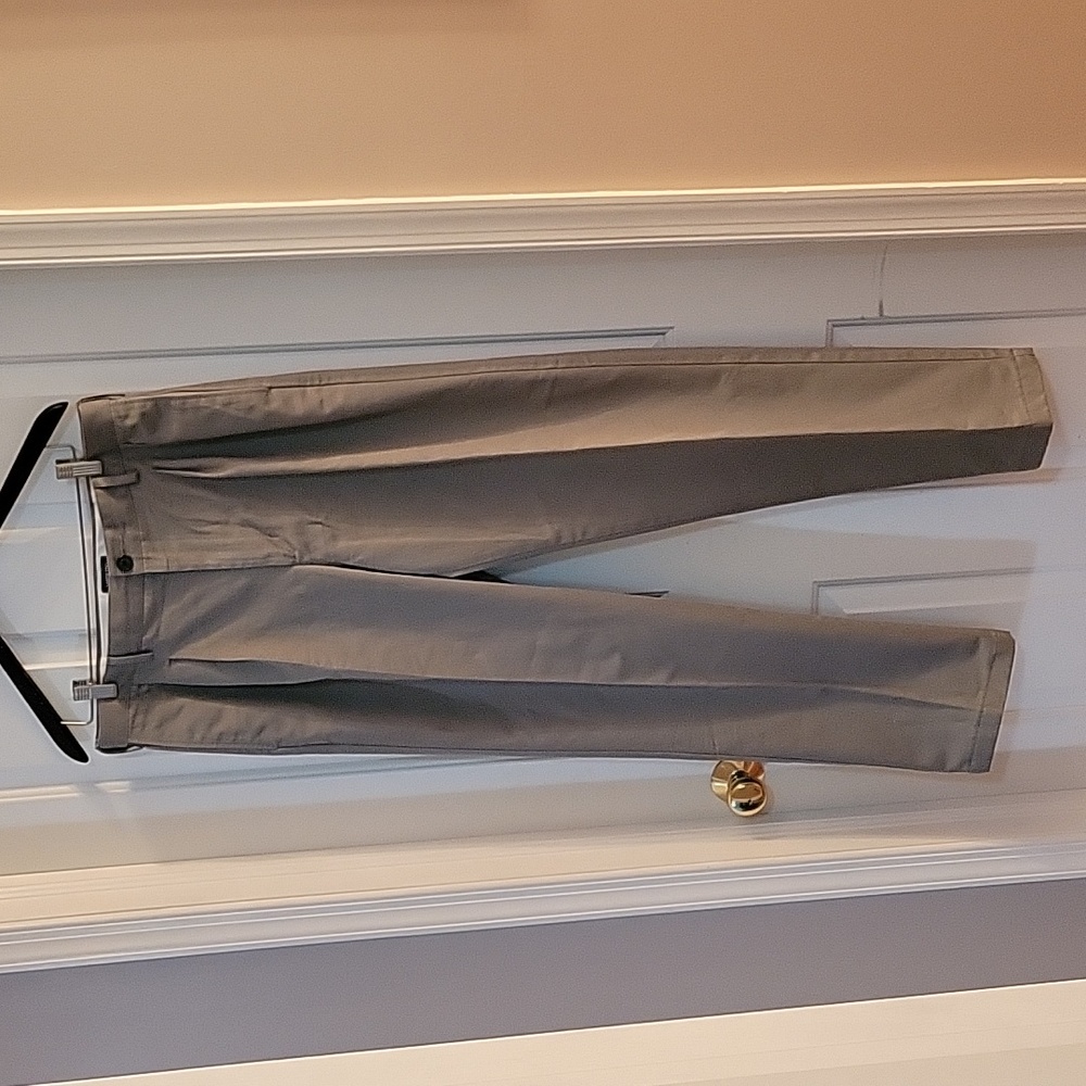 Lands End grey pleated front 35 x 32